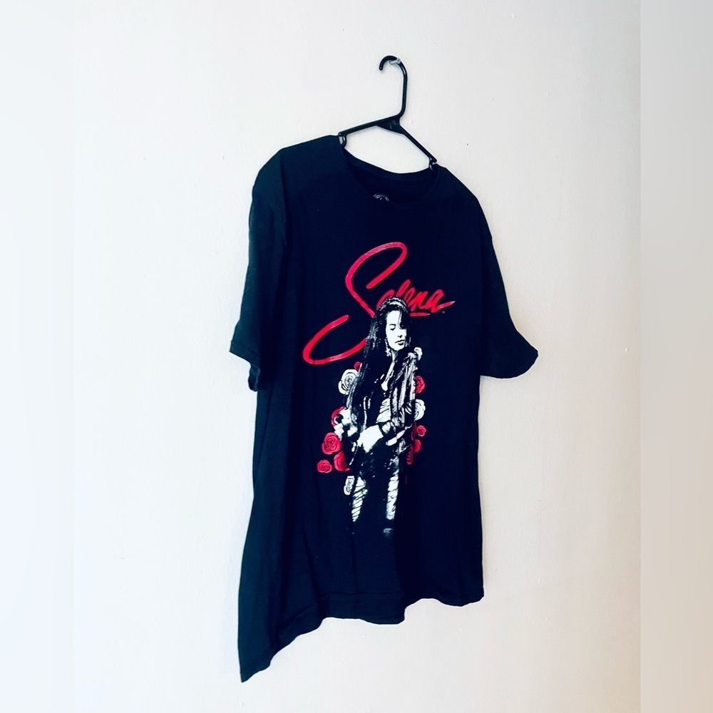 Selena Unisex Black T-Shirt Official Roses Latin Plus Size 2XL - Picture 2 of 7